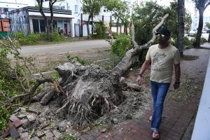 Nusilpęs uraganas „Irma“ Floridoje padarė didžiulių nuostolių