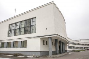 Dvi Vilniaus gimnazijos savivaldybės prašo pakeisti jų pavadinimus