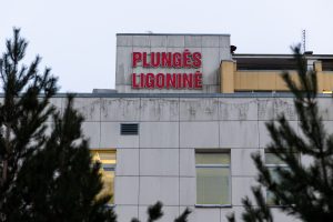 Dėl Plungės ligoninės neskaidrių viešųjų pirkimų teismas skyrė 113 tūkst. eurų baudų