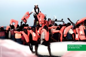 „Benetton“ – kritika dėl reklamų su išgelbėtų migrantų nuotraukomis