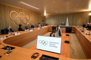TOK: 39 rusų ir baltarusių sportininkams leista olimpiadoje varžytis kaip neutraliems 
