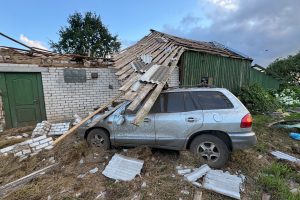 Šiaulių rajone prasiautė viesulas: skaičiuojami nuostoliai, sužalotų asmenų kol kas nėra