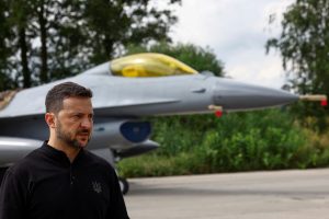 V. Zelenskis: pirmieji F-16 jau Ukrainoje