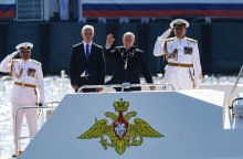 Rusijos karinis jūrų laivynas pradėjo dideles pratybas