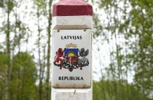 Latvijoje vyras su vaiku irklente perplaukė Zilupės upę į Rusiją