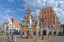 Latvijoje mažmeninė prekyba gegužę atsigavo