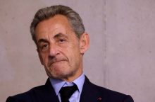 Sarkozy pralaimėjo paskutinę apeliaciją, turės dėvėti elektroninę stebėjimo priemonę