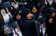 Irane prasidėjo žuvusio prezidento E. Raisi laidotuvių procesija