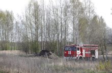 Marijampolės savivaldybėje atvira liepsna dega namas