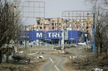 Rusai stato įtvirtinimus palei greitkelį Mariupolis – Doneckas