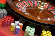 Seime pateiktas projektas, numatantis griežtesnes sąlygas azartinių lošimų verslui
