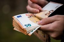 Seimas: bankų solidarumo mokestis bus renkamas dar vienerius metus