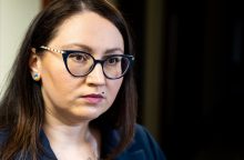 Riaušių byloje liudijusi E. Dobrowolska sakė Seimą palikusi lydima policijos