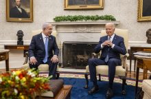 Izraelio ministras pirmininkas atvyko į Baltuosius rūmus susitikti su J. Bidenu