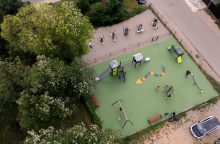 Dar daugiau vietų aktyviam laisvalaikiui: Kaunas plečia vaikų žaidimo ir krepšinio aikštelių tinklą
