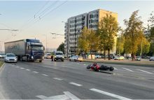 Per avariją Kaune nukentėjo motociklininkas